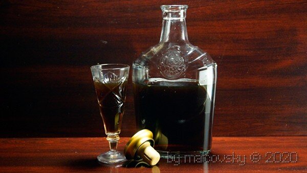 Настойка на ирге с рябиной.