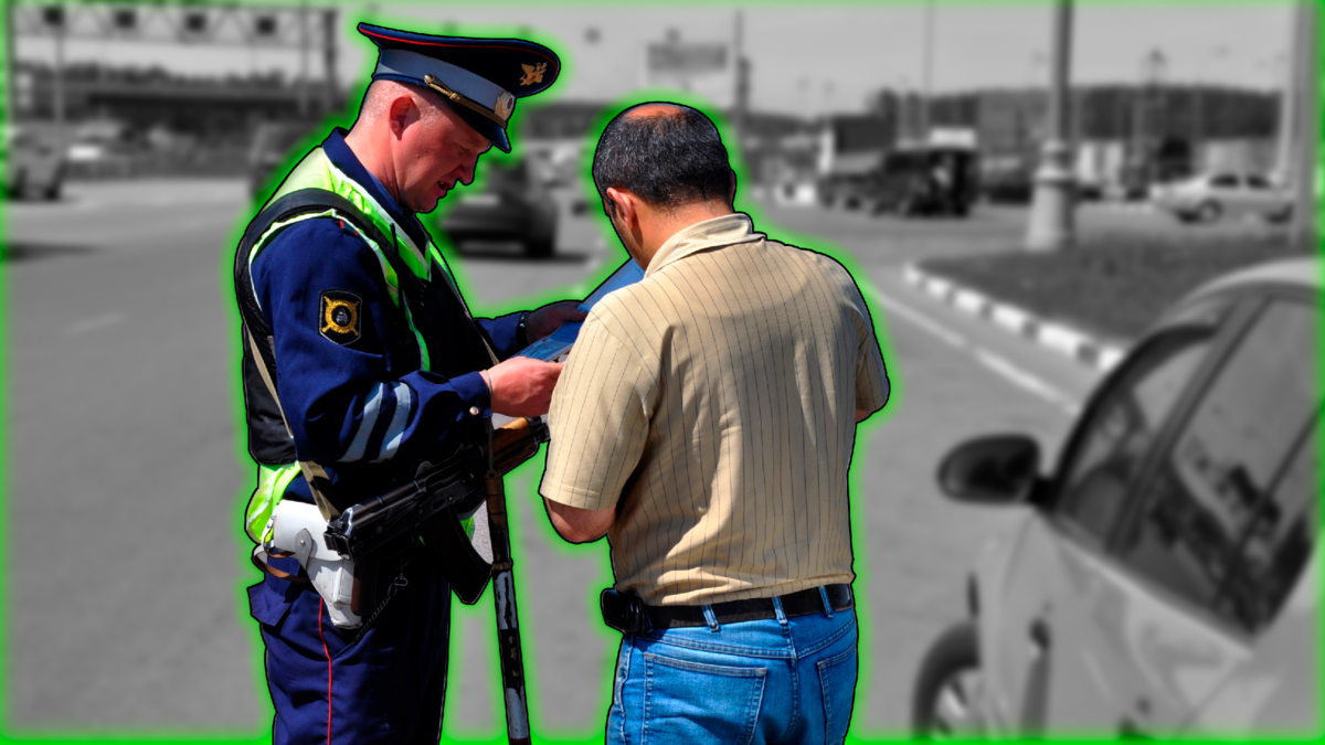 Инспектор ДПС, спорит с водителем по поводу медицинского освидетельствования