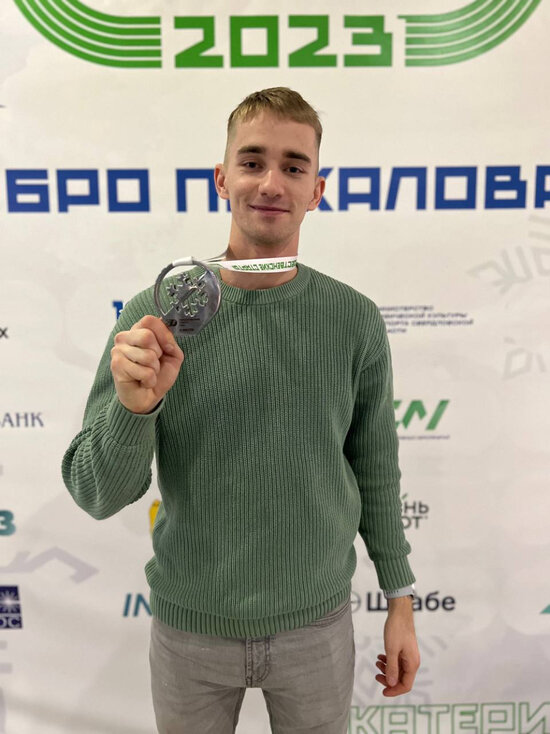     Хабаровский легкоатлет занял второе место в «Рождественских стартах-2023». ФОТО: правительство Хабаровского края