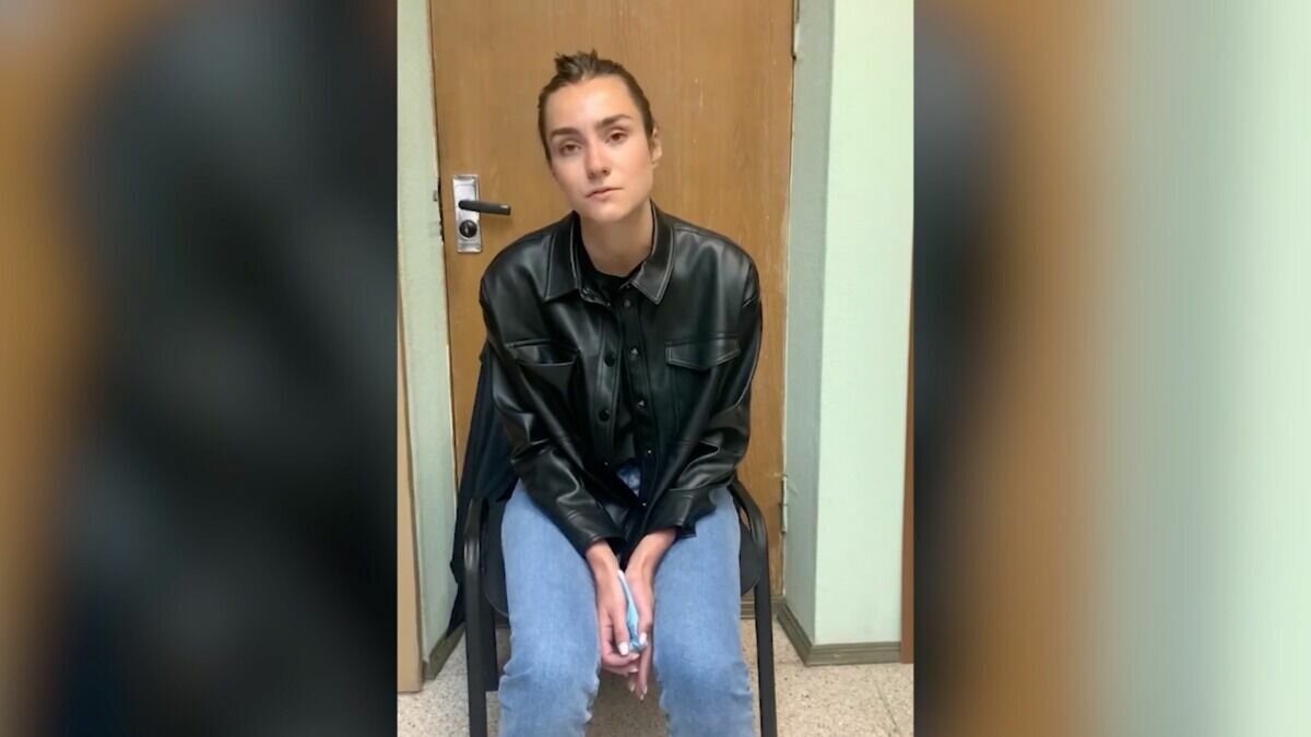     Отчим Софьи Сапеги (на фото), осужденной на шесть лет в Белоруссии, Сергей Дудич сообщил, что ей отказали в помиловании.