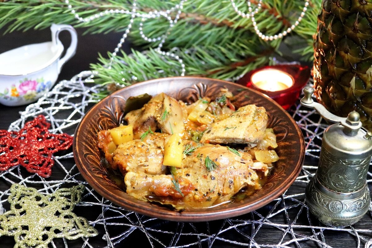    Утка, тушеная с ананасом