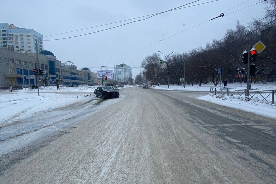     В ДТП пострадали 5 человек. Фото: Госавтоинспекция по Новосибисрку