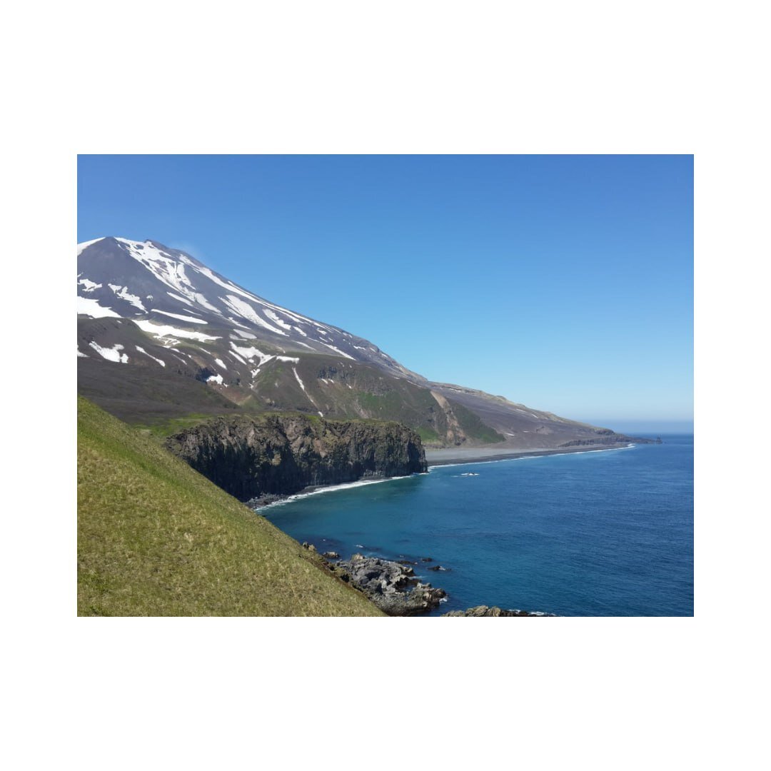 Александр Моисеев  | @shyrcheg | Фотография с острова Матуа, из первой экспедиции РГО на Центральные Курилы