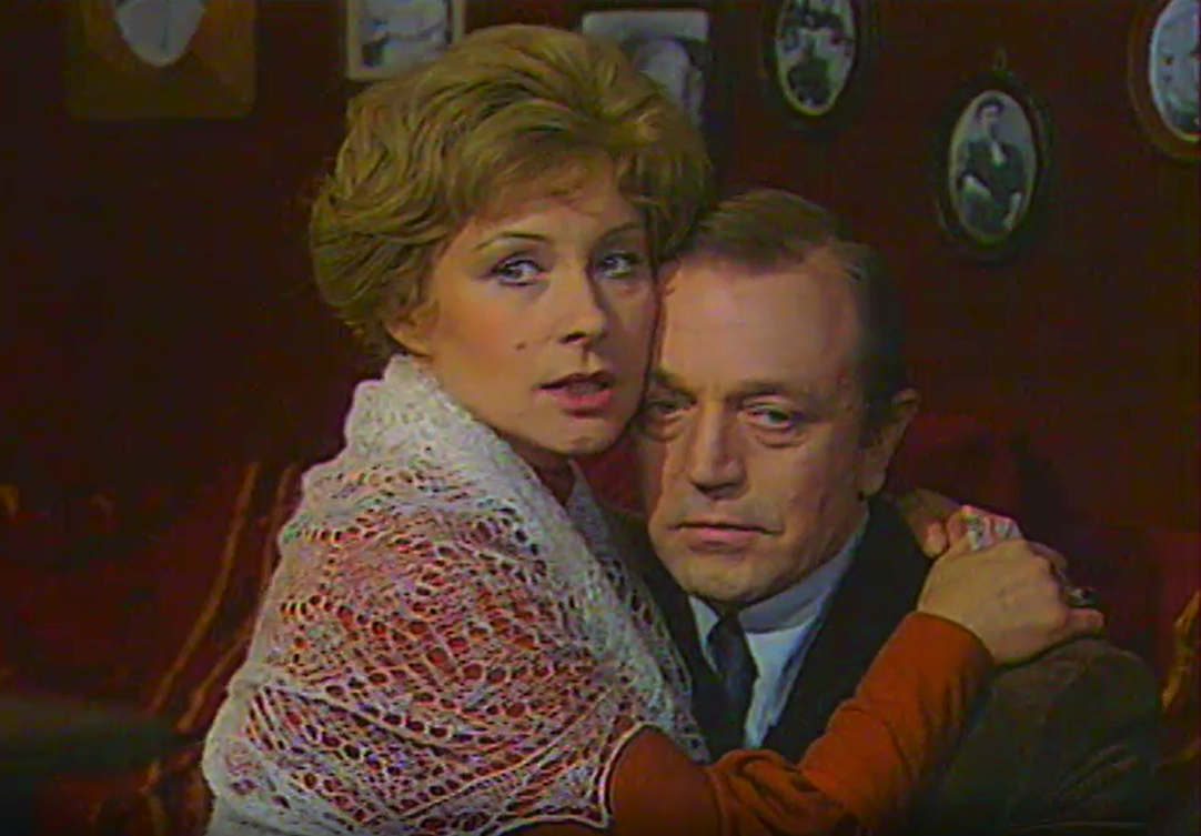 Кадр из телеспектакля "Нора" (1980)
