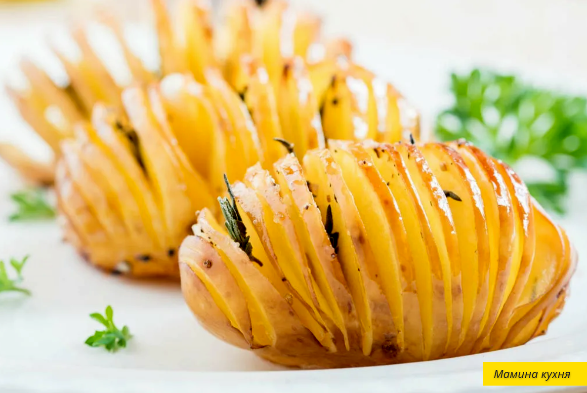 картофель дипперы lamb weston. картофель нарезанный тонкими кружочками. картофельные слайсы. чипсы из картофеля. картошка гармошка чипсы.