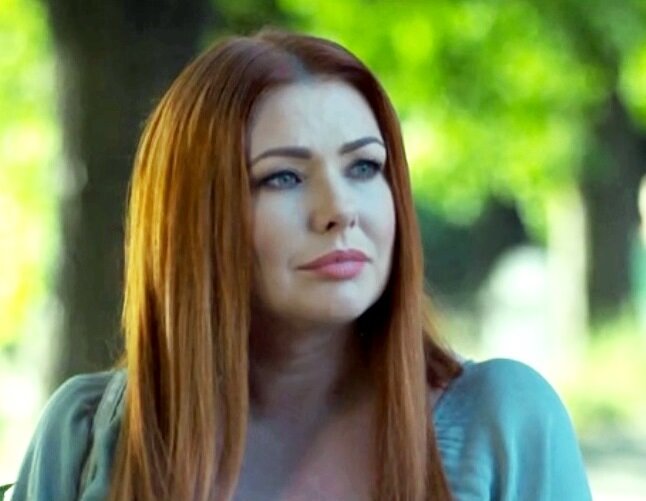 Кадр с Яниной Бугровой из сериала "Балабол"