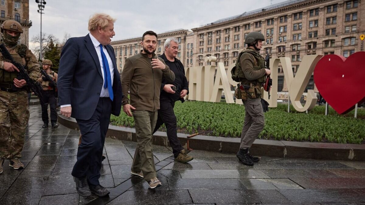 памятник зеленскому в милане