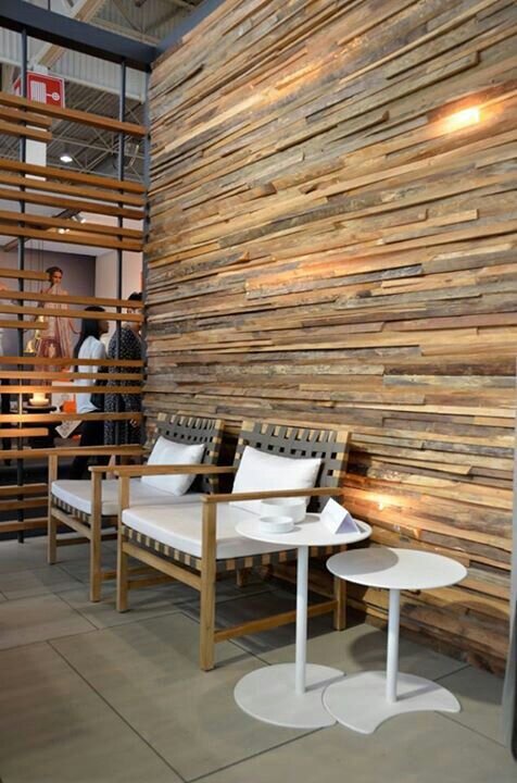 Деревянные доски для отделки стен: акценты современных интерьеров.