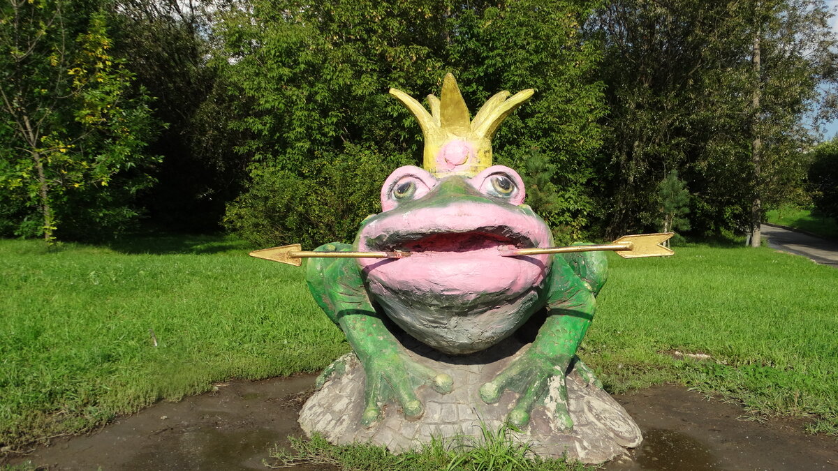 Памятник царевне лягушке в Калининграде