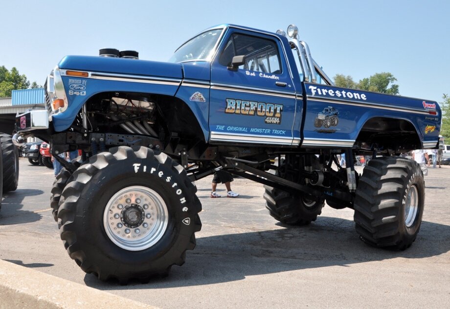 Big foot. Bigfoot Ford f-205. Ford f150 Bigfoot. Ford f150 1974 Bigfoot. Ford монстр трак.