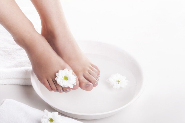 Первую и вторую стадию вросшего ногтя можно легко вылечить народными средствами.