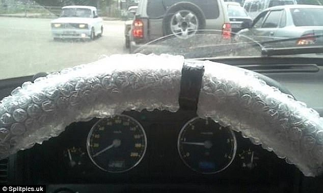 Не хочется пачкать руль, тогда просто оберните его во что нибудь.