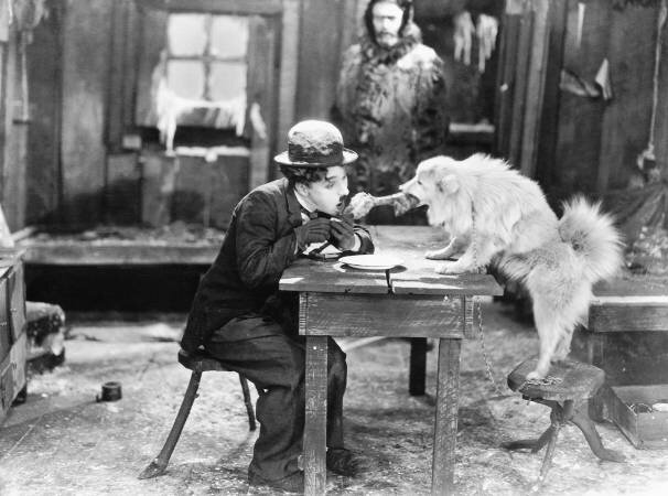 Кадр из художественного фильма «Золотая лихорадка» (1925)