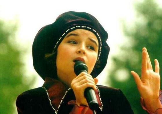 Полина в детстве