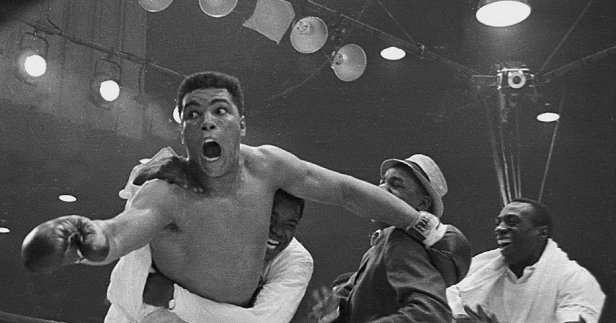 Аутфайтер. Muhammad Ali Sonny Liston. Muhammad Ali vs Sonny Liston.