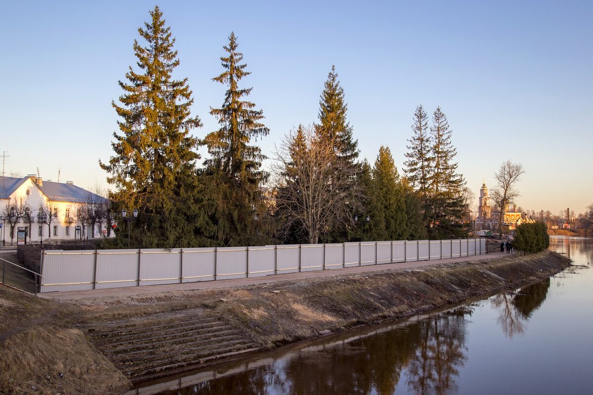 Троицкая церковь в старой руссе. Подтопления в старой руссе. Метео старая русса. Погода старая русса на неделю. Прогнозы старая русса.