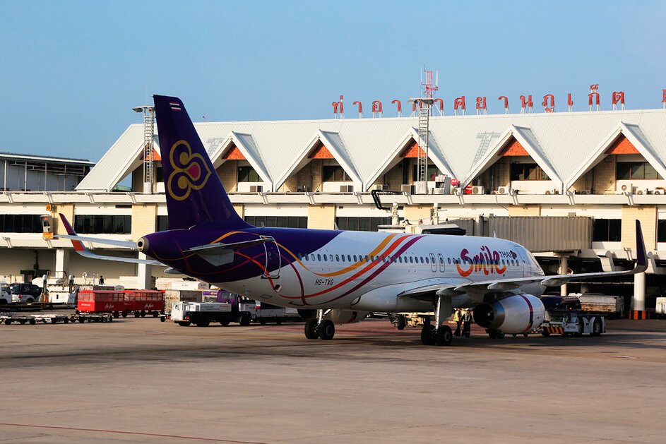 Phuket airport. Международный аэропорт Пхукет. Пхукет аэропорт Пхукет. Остров Пхукет аэропорт. Аэропорт Таиланда в Пхукете.