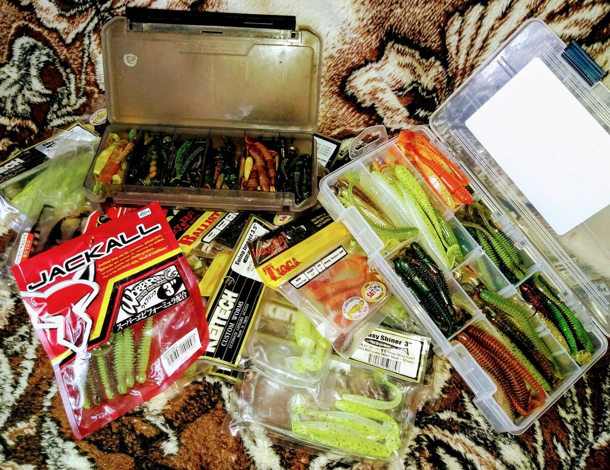 Небольшой походный набор силикона...