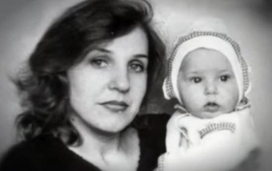 Юля Ковальчук с мамой, 1982