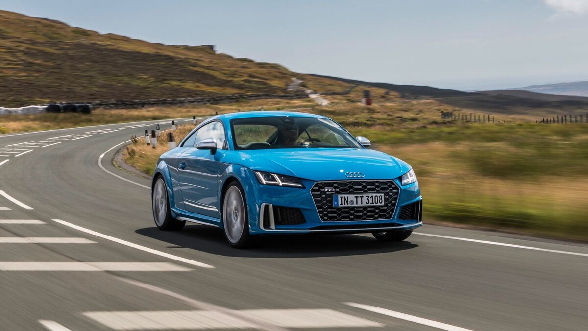 Когда дело доходит до подтяжки лица, справедливо сказать, что в 2018 году Audi TT точно не подвергалась серьезной операции, которую вы могли бы найти на стенах комнаты ожидания голливудского стоматолога. 
