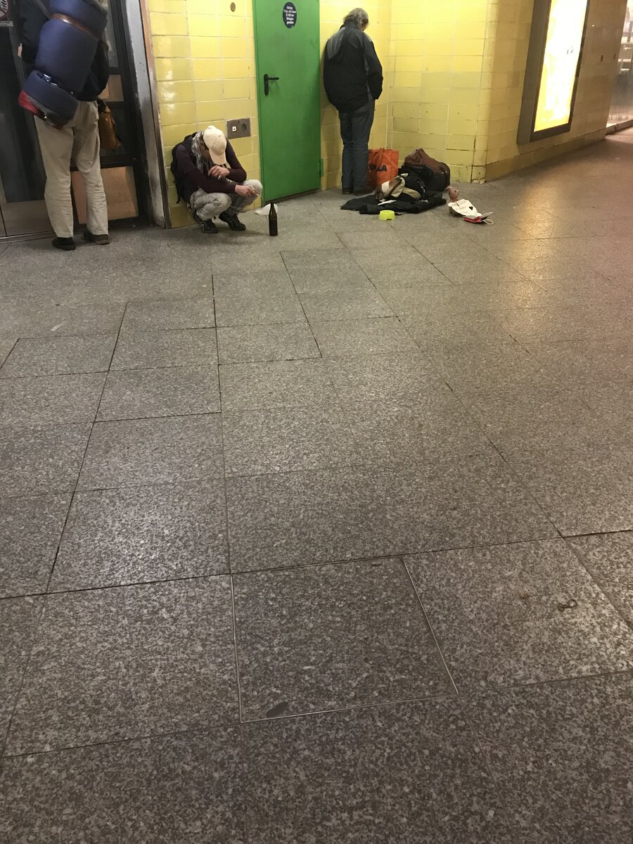 Время 22.30. Подземное берлинское метро.