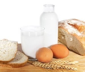 Яйца,хлеб,молоко.То что можно быстро приготовить(Взято для примера)