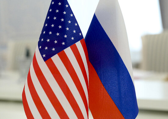 Фото: флажки России и США