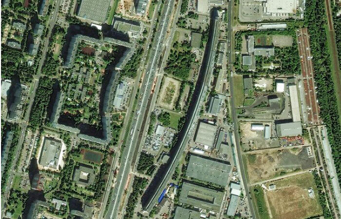 Так выглядит самый длинный московский дом из космоса