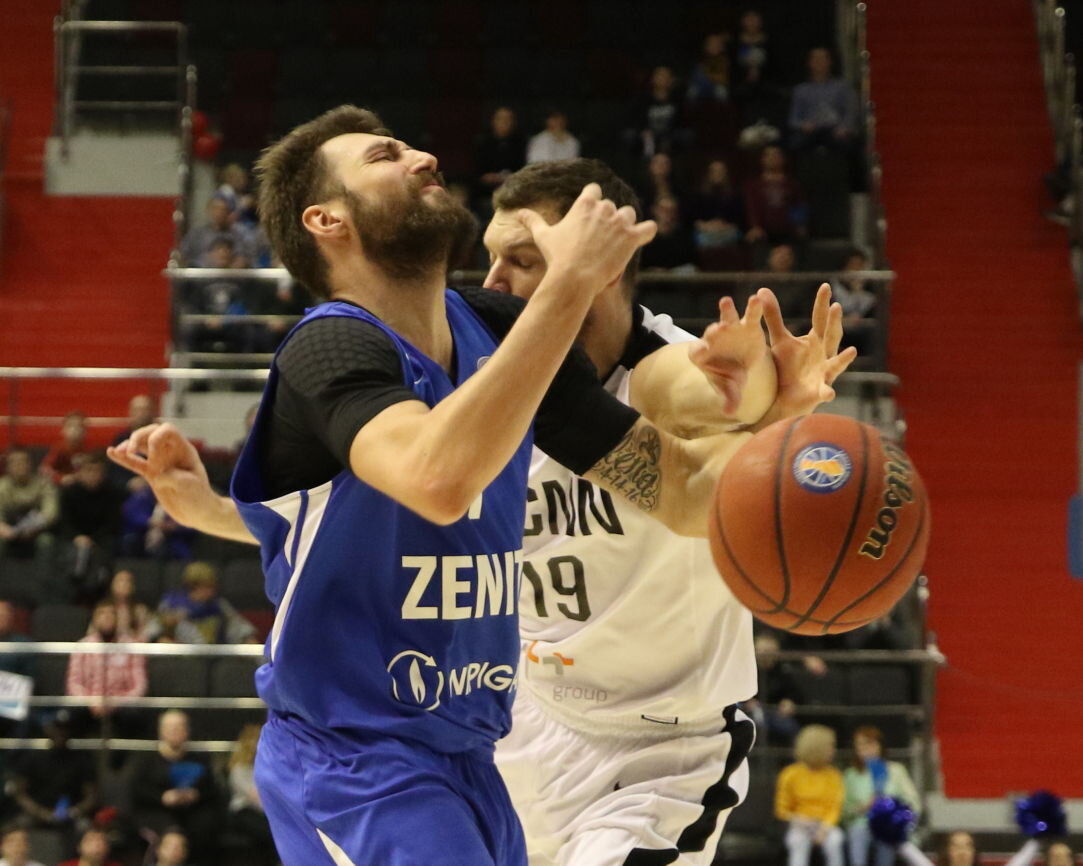 Петербургский "Зенит" одержал победу над "Нижним Новгородом" со счетом 103:78 