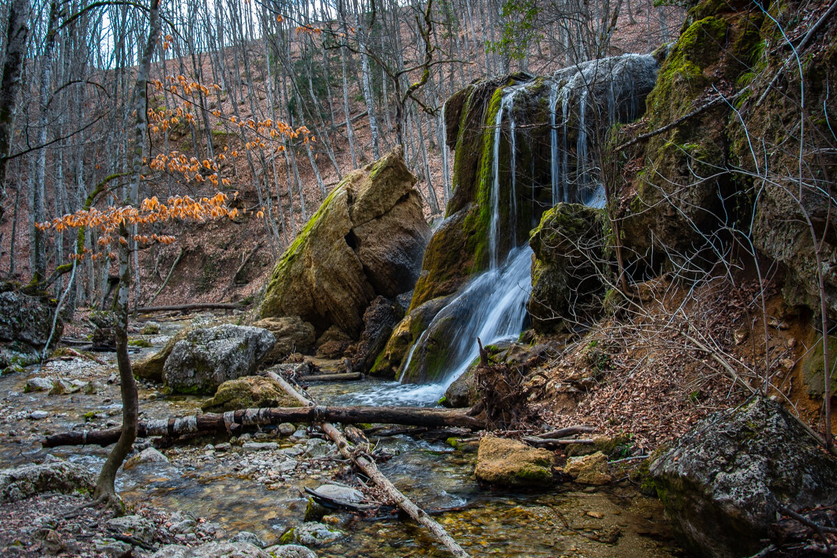 Серебряные струи. Водопад серебряные струи 2020. Большой каньон водопад серебряные струи. Скала серебряные струи крыма. Водопад серебряные струи огэ.