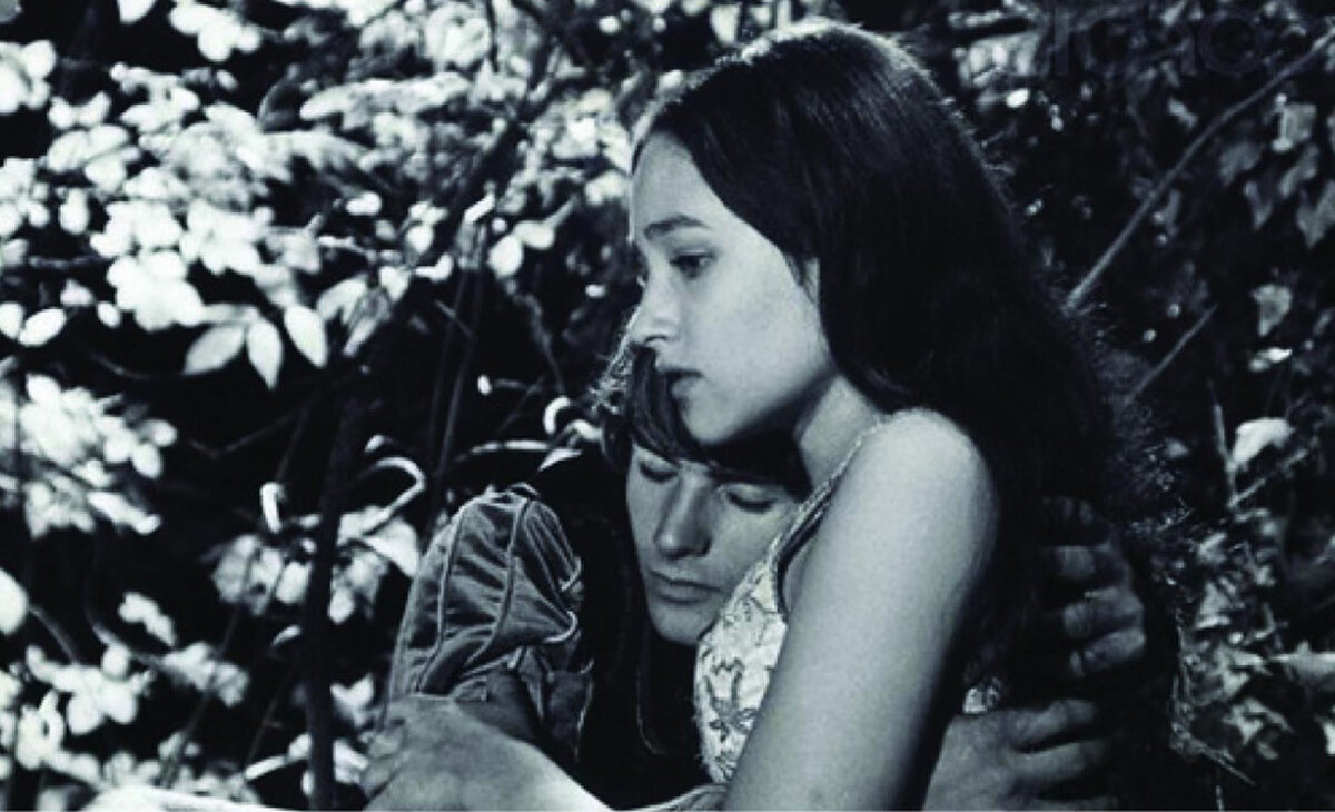 Оливия Хасси и Леонард Уайтинг в фильме Ромео и Джульетта