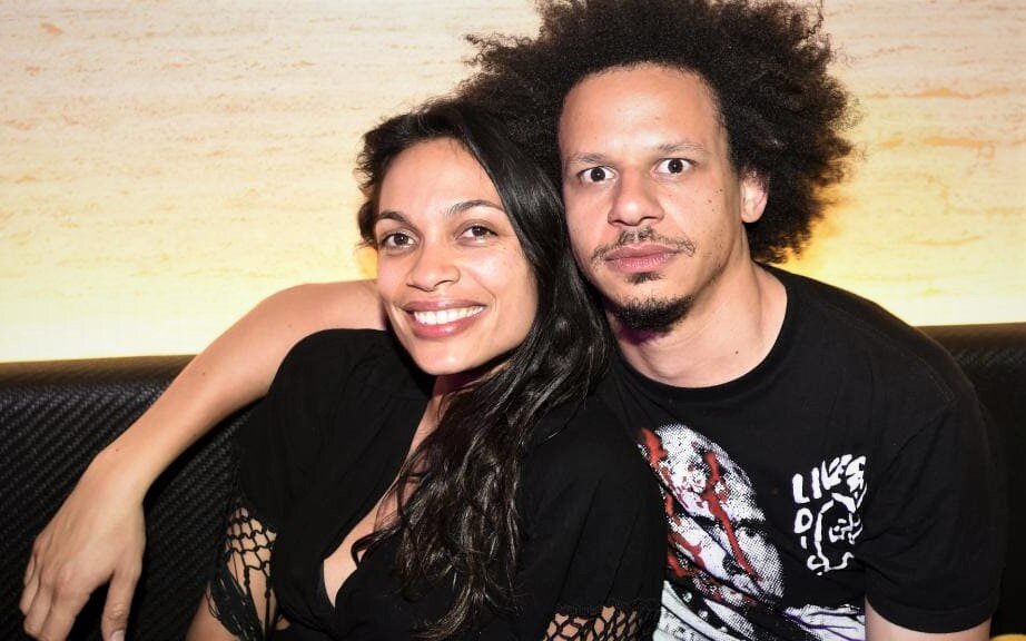 Розарио Доусон – американская актриса, певица и писательница. Известна по фильмам «Транс», «Семь Жизней», «Город Грехов», «Неуправляемый», «На Крючке», сериалу «Люк Кейдж».
Эрик Андре – американский комик, актёр и телеведущий. Является создателем, ведущим и со-сценаристом пародийного ток-шоу «Шоу Эрика Андре».