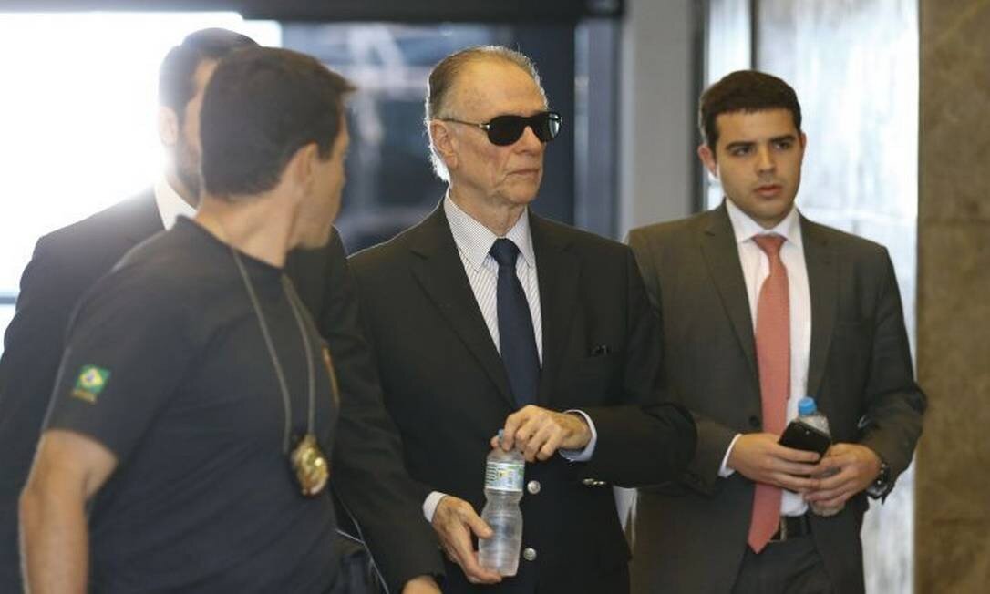 Defesa de Nuzman chama investigação de 'incriminação espetacular'
Advogados dizem que presidente do COB foi tratado como se fosse um meliante
OGLOBO.GLOBO.COM