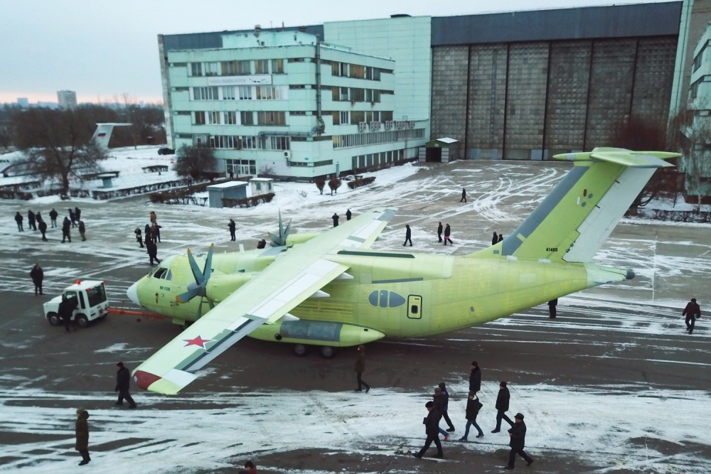 Ил-112В на лётно-испытательной станции Воронежского авиационного завода