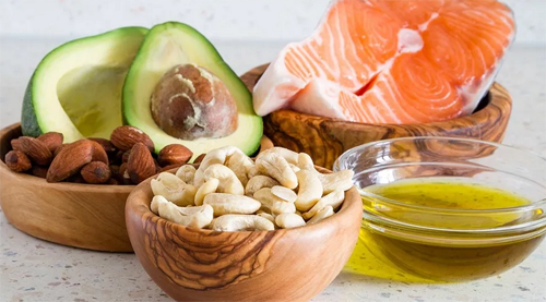 •  Организму просто необходим жир – это факт! Чтобы женский организм  функционировал нормально, требуется не менее 25 процентов. В противном  случае, может пострадать нервная, эндокринная и сердечно-сосудистая  системы;