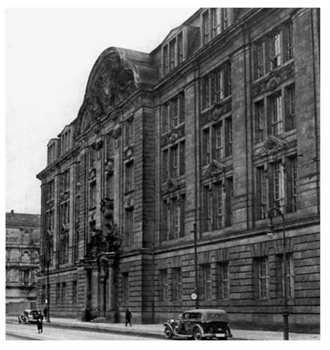 Здание гестапо. Здание рсха в берлине. Здание гестапо. Здание гестапо в берлине. Принц альбрехтштрассе гестапо.