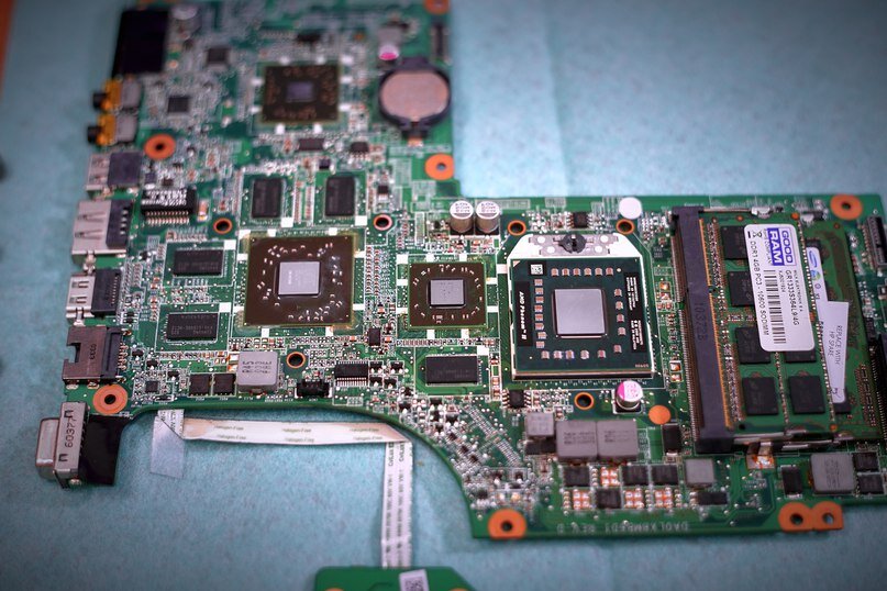 материнская плата с новым 216-0752001