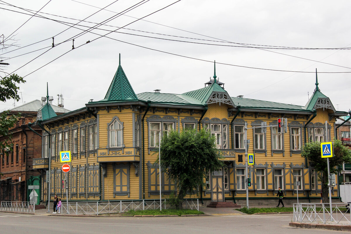 Памятники архитектуры красноярского края. Усадьба Севастьянова Красноярск. Купеческий особняк Красноярск. Архитектурно исторический Красноярск. Особняк купца Севастьянова.