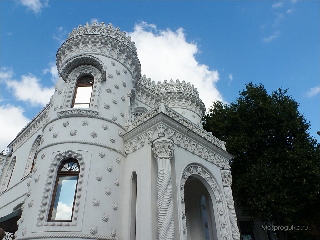 Особняк Арсения Морозова, вид с Воздвиженки, mosprogulka.ru