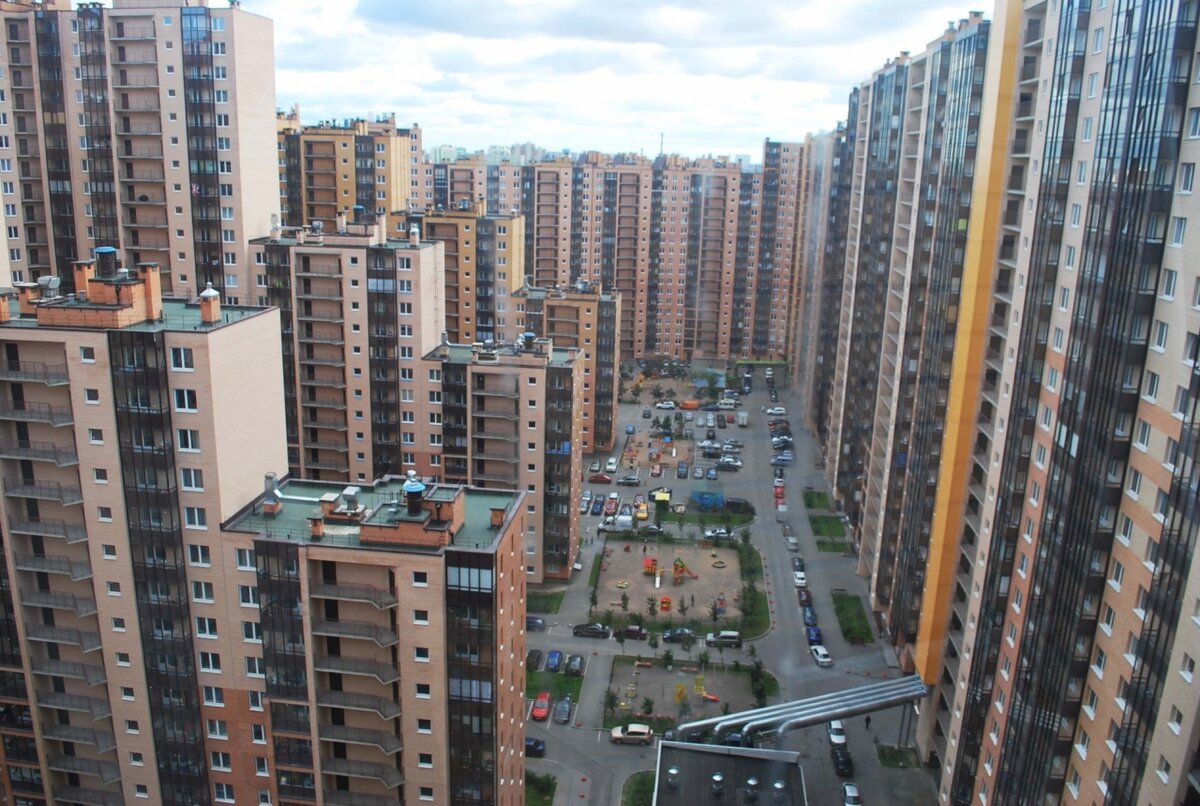 Человейник в кудрово. Человейник в кудрово. Жк новый оккервиль санкт-петербург. Человейники петербурга кудрово. Дом муравейник в кудрово.