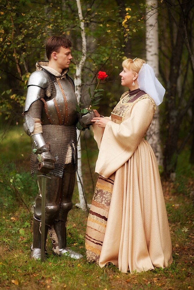 Рыцарь хср. Рыцарь и дама. Рыцари и дамы средневековья. Рыцарь и дама сердца. Рыцарь и прекрасная дама.