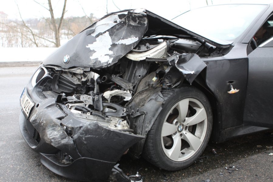 Выглядело все примерно вот так (не считая того, что на фото совсем другой авто) 