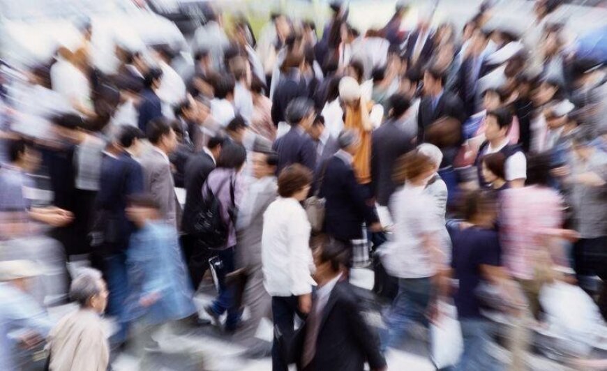 Примерно такое изображение поступало в мозг при попытках открыть травмированный глаз.