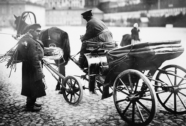 Вези меня, извозчик. А если я усну - шмонать меня не надо!