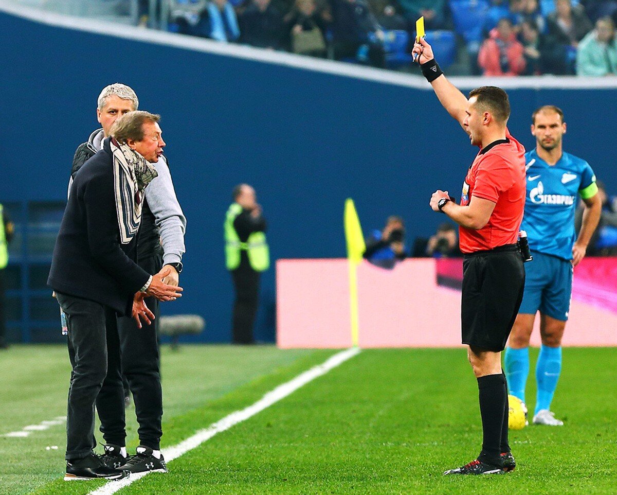 Юрий Семин был удален в матче с "Зенитом". Фото - Alexander Kulebyakin/Global Look Press.