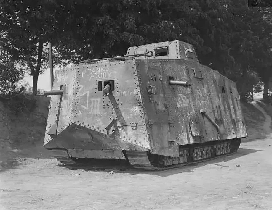 Танк первой мировой умная бумага. Штурмпанцерваген а7v. Sturmpanzer a7v. Фауст танк. Немецкий танк a7v.