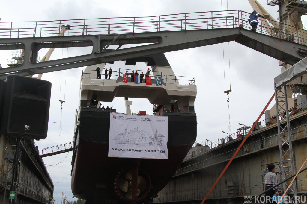 В день спуска на воду! Фото Яндекс.Картинки