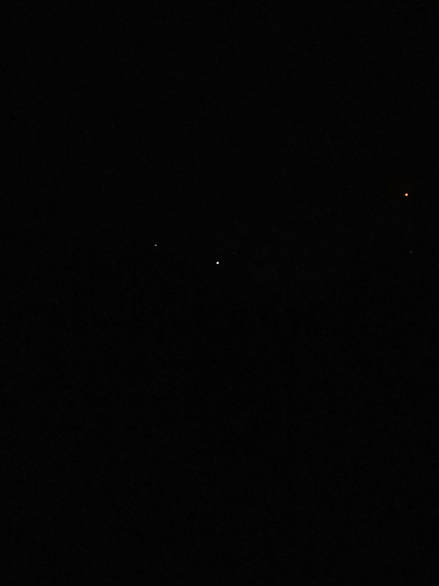 На деле тут видно звёзды, но плохо. Вот и я так же видела свои перспективы.