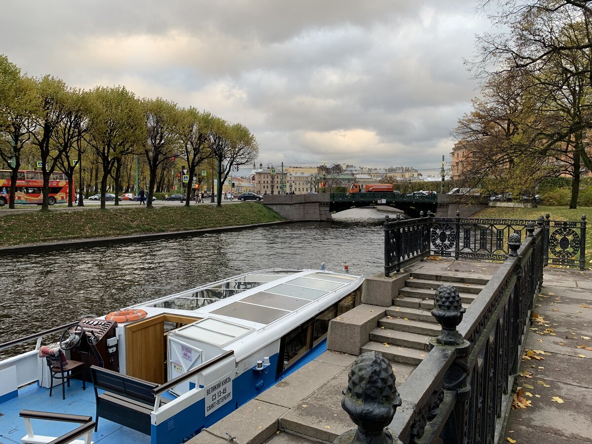 СПБ река мойка рядом с Михайловским садом