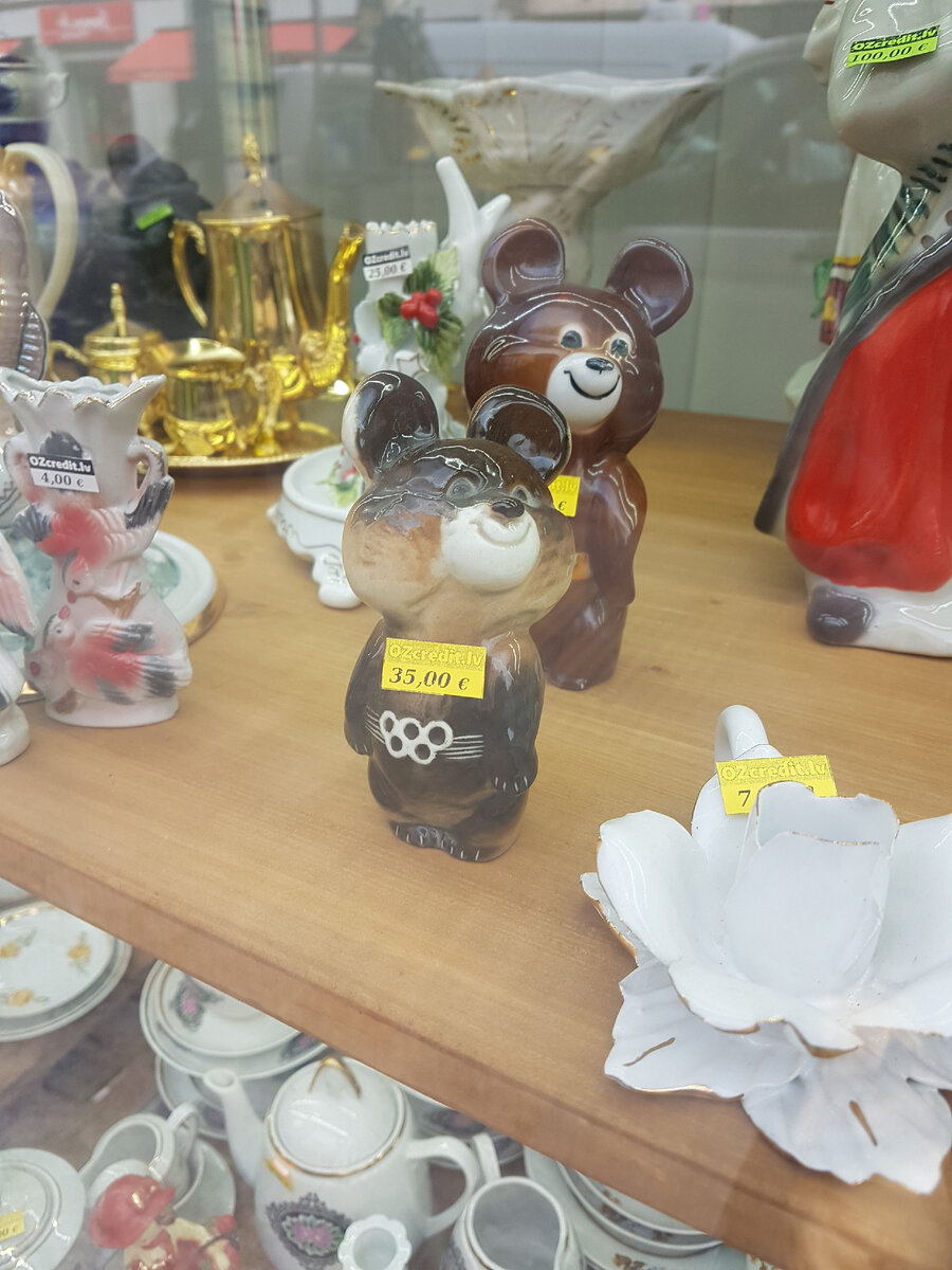 Олимпийские мишки. Фото автора